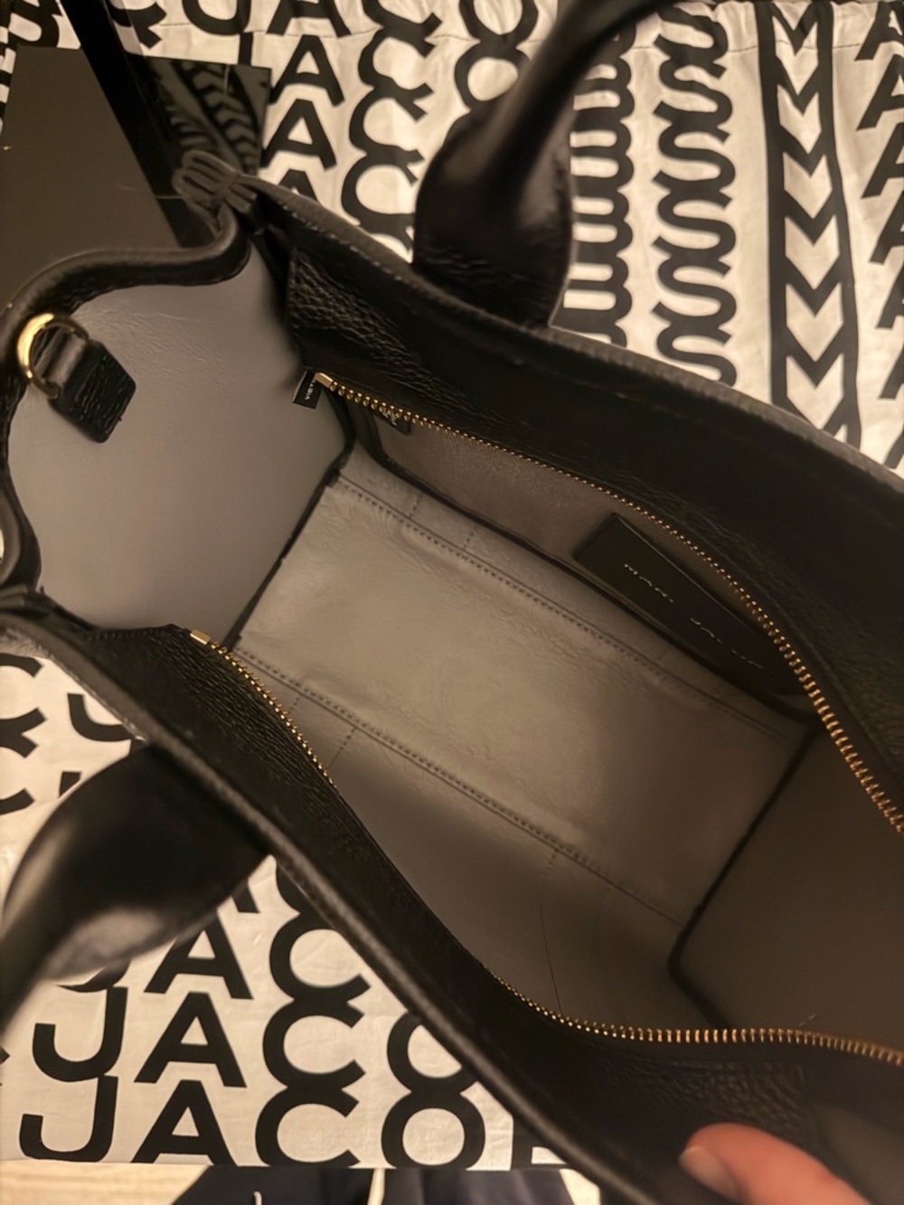 Marc Jacobs Small Leather The Tote Bag - Picture 5 of 9